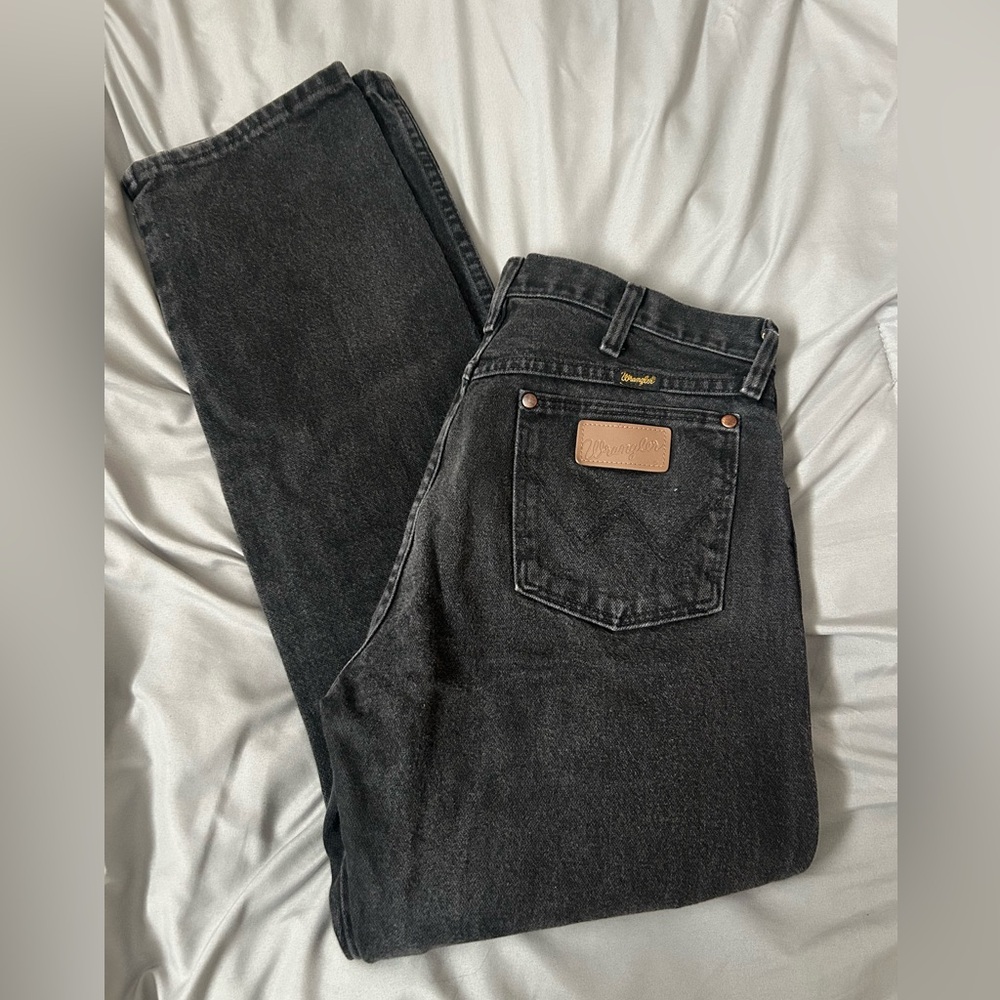 Wrangler Women’s Cowboy Cut Straight Leg Jeans